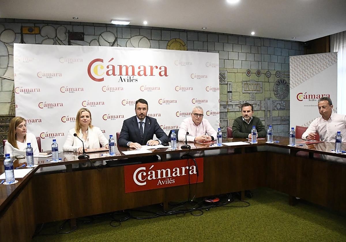 Reunión de los epresentantes de Vox y de la Cámara de Comercio.