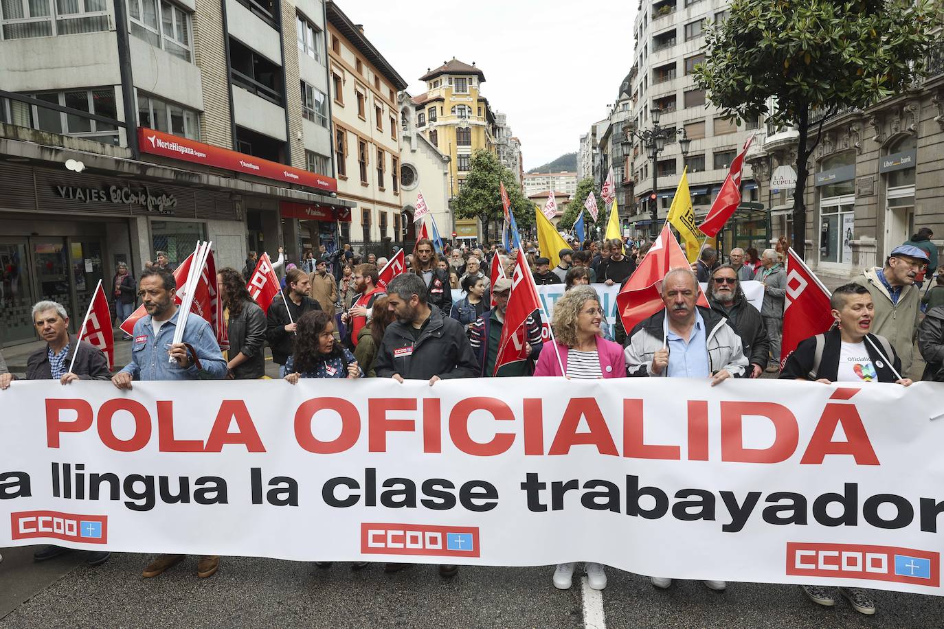 Multitudinaria manifestación en Oviedo por la &#039;oficialidá&#039; del asturiano