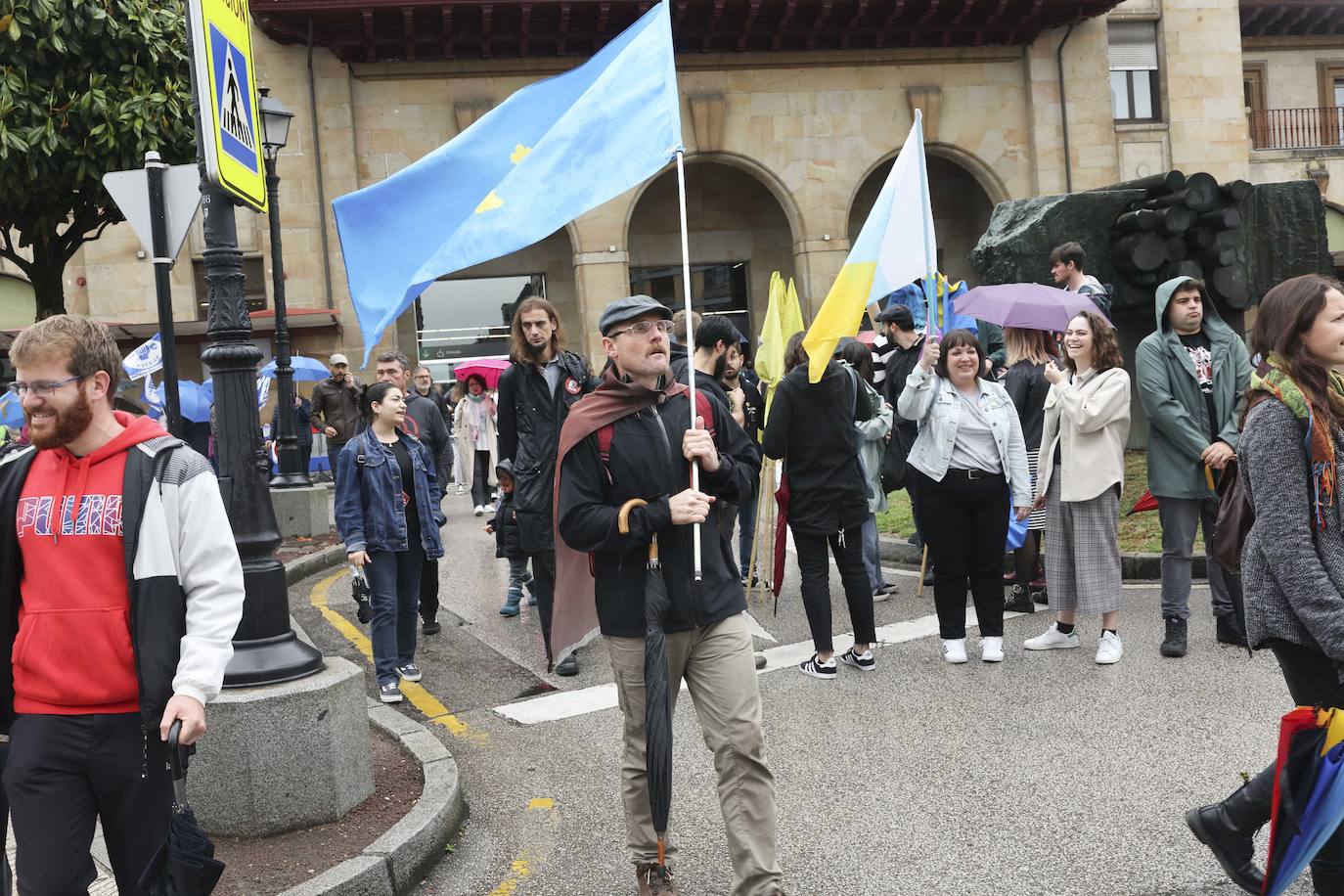 Multitudinaria manifestación en Oviedo por la &#039;oficialidá&#039; del asturiano