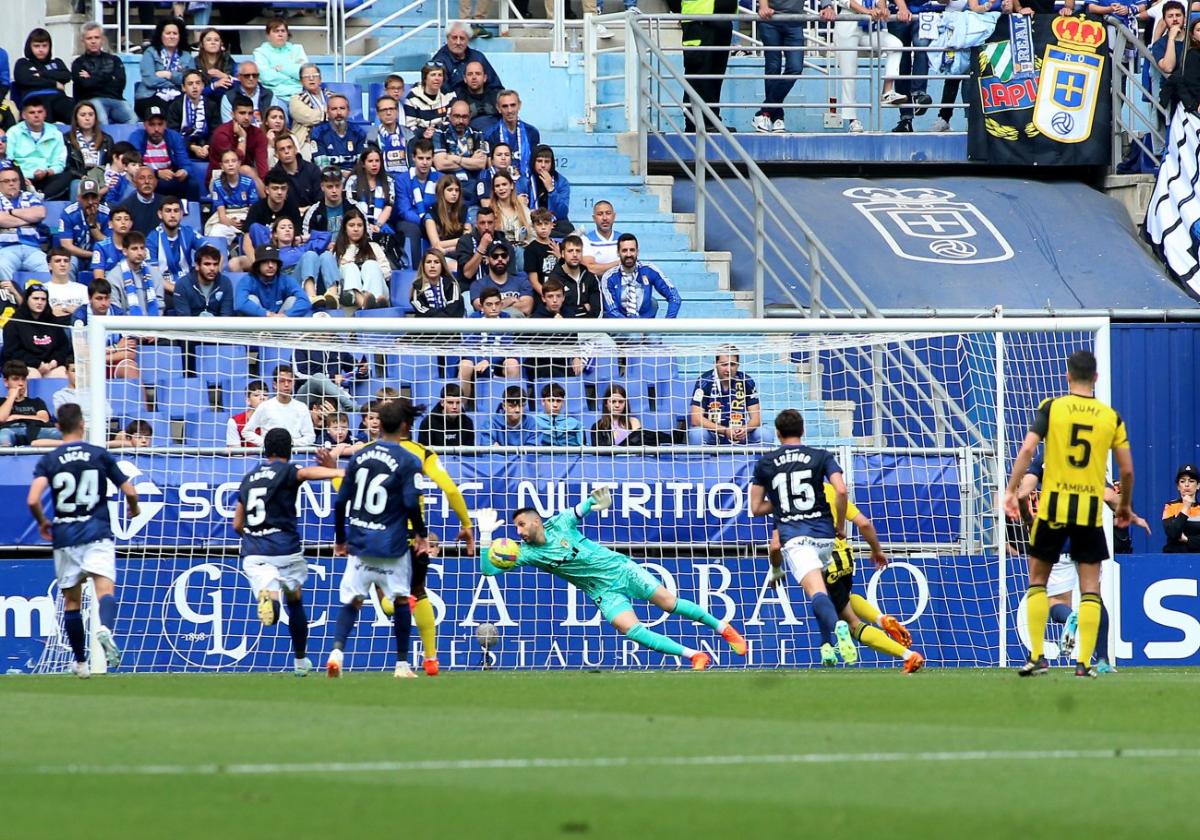 Tomeu Nadal, en una acción del encuentro de ayer.