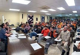 La asamblea celebrada esta mañana por CC OO en la planta de Gijón.