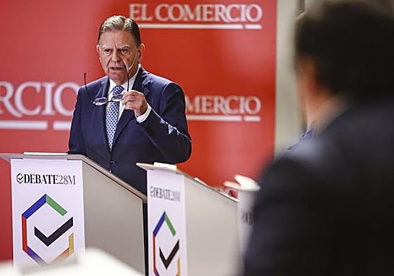 Alfredo Canteli durante la primera parte del debate.