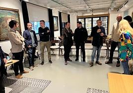 Sarasola y otros miembros de Cs, con empresarios.