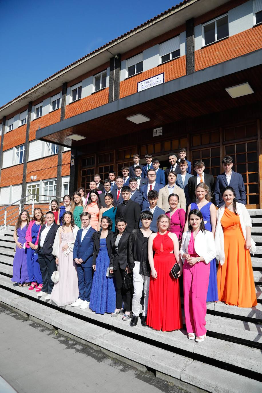 Las graduaciones despiden el curso en Gijón