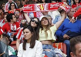 ¿Estuviste en el Sporting - Oviedo? ¡Búscate en las fotos!