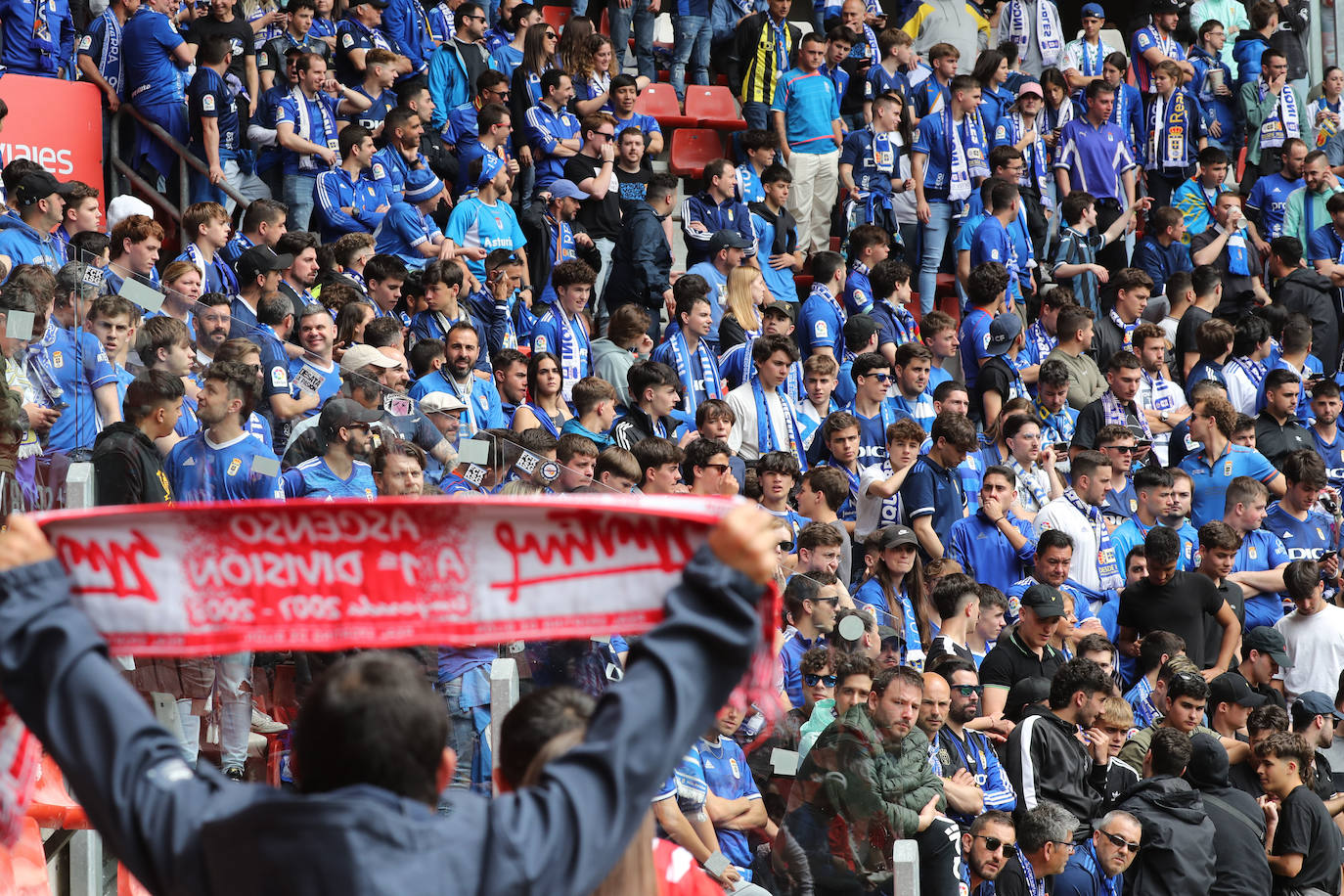 ¿Estuviste en el Sporting - Oviedo? ¡Búscate en las fotos!