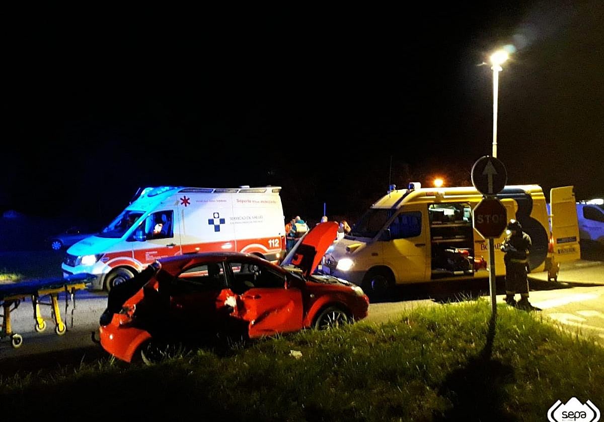 Estado en el que quedó uno de los turismos implicados en el accidente.