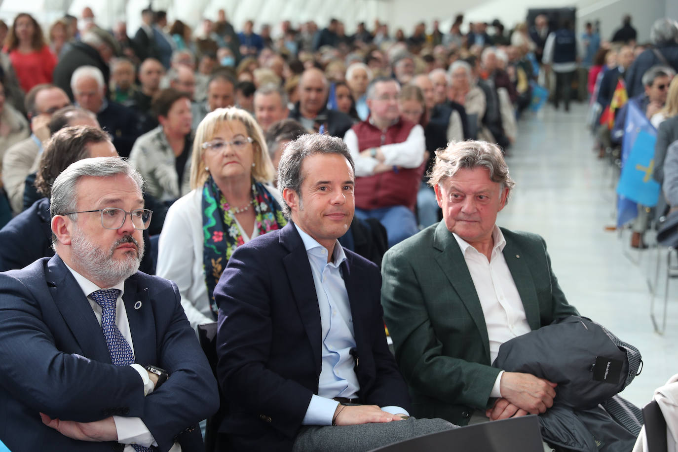 1.300 personas respaldan al PP en un mitin en Oviedo