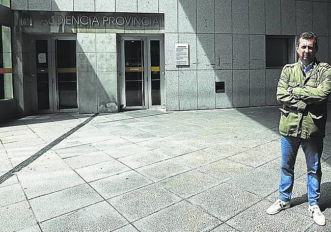 Adolfo HeresFuncionario de un juzgado