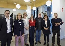Josué Velasco, Pilar Fernández Pardo, Covadonga Tomé, Nuria Rodríguez, José Suárez Arias-Cachero, Concepción Saavedra y Marcial Casares, en la sede de EL COMERCIO, minutos antes del debate sobre la sanidad asturiana.
