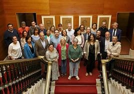 La Corporación, ayer, tras el último Pleno extraordinario del mandato con Ana González en el centro.