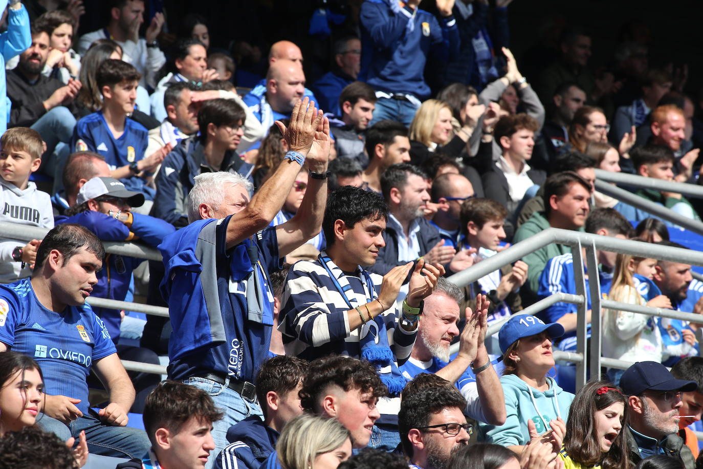 ¿Estuviste en el Tartiere? ¡Búscate en las fotos del último partido del Oviedo en casa!