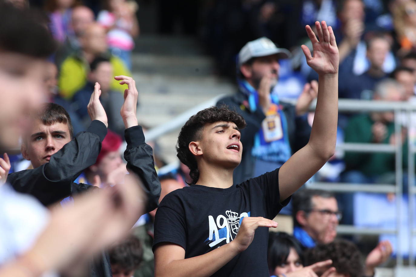 ¿Estuviste en el Tartiere? ¡Búscate en las fotos del último partido del Oviedo en casa!