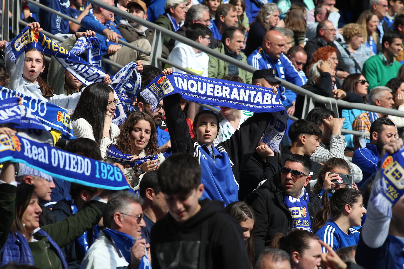 ¿Estuviste en el Tartiere? ¡Búscate en las fotos del último partido del Oviedo en casa!