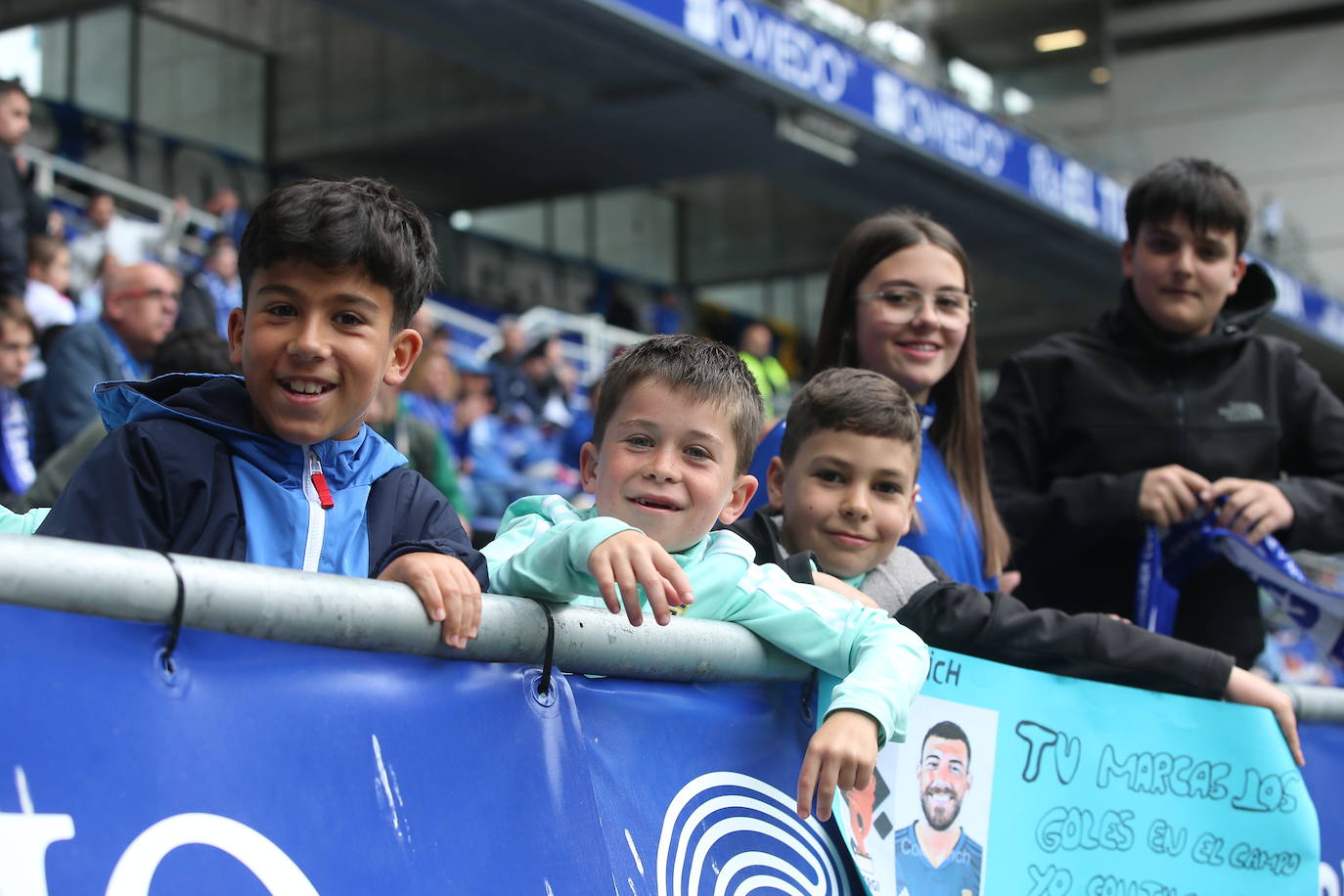 ¿Estuviste en el Tartiere? ¡Búscate en las fotos del último partido del Oviedo en casa!