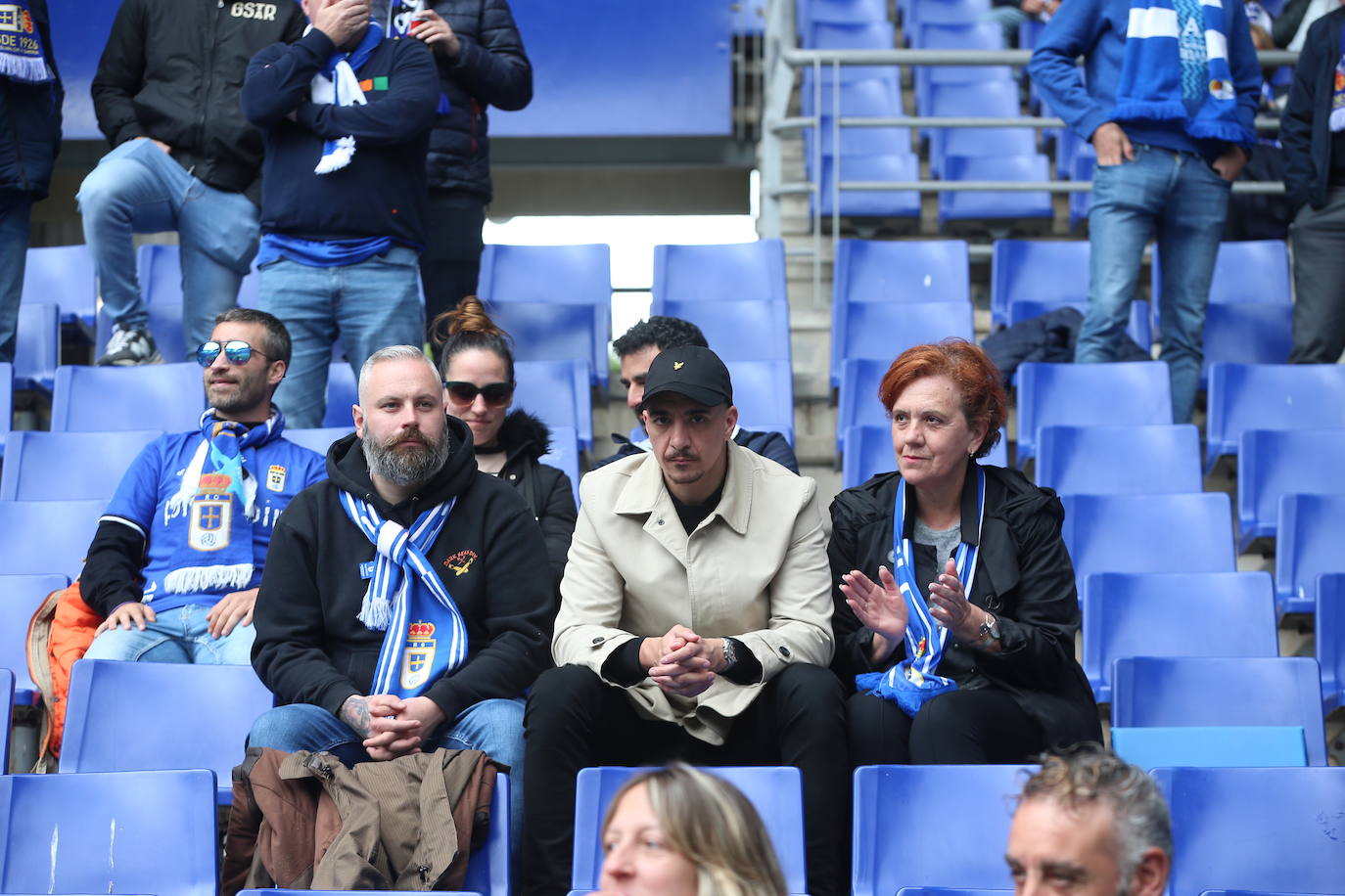 ¿Estuviste en el Tartiere? ¡Búscate en las fotos del último partido del Oviedo en casa!