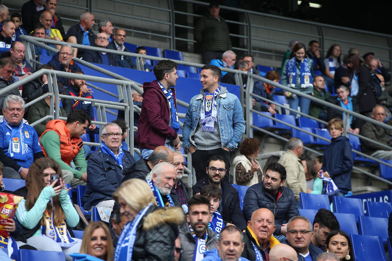 ¿Estuviste en el Tartiere? ¡Búscate en las fotos del último partido del Oviedo en casa!