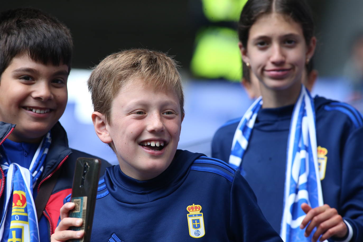 ¿Estuviste en el Tartiere? ¡Búscate en las fotos del último partido del Oviedo en casa!