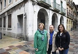 Mariví Monteserín, Noel Suárez y Yolanda Alonso.