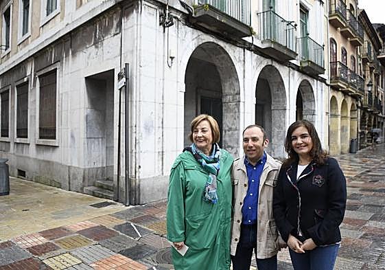 Mariví Monteserín, Noel Suárez y Yolanda Alonso.