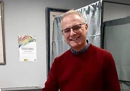 El candidato del Partido Popular a la Presidencia del Principado, Diego Canga, votando en Bruselas.