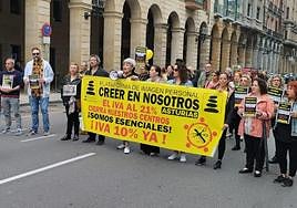 Los profesionales de negocios de estética, durante la concentración.