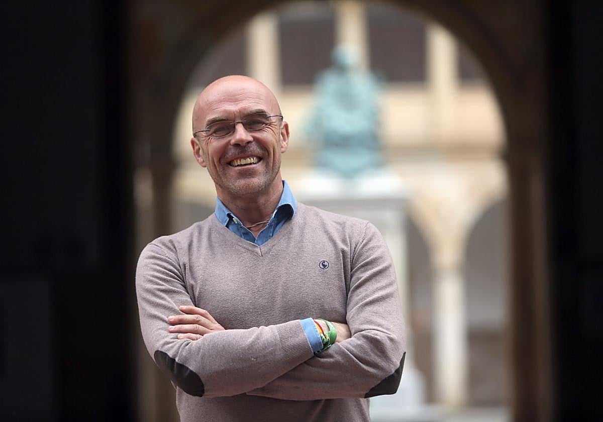 Jorge Buxadé, en el Edificio Histórico de la Universidad de Oviedo.