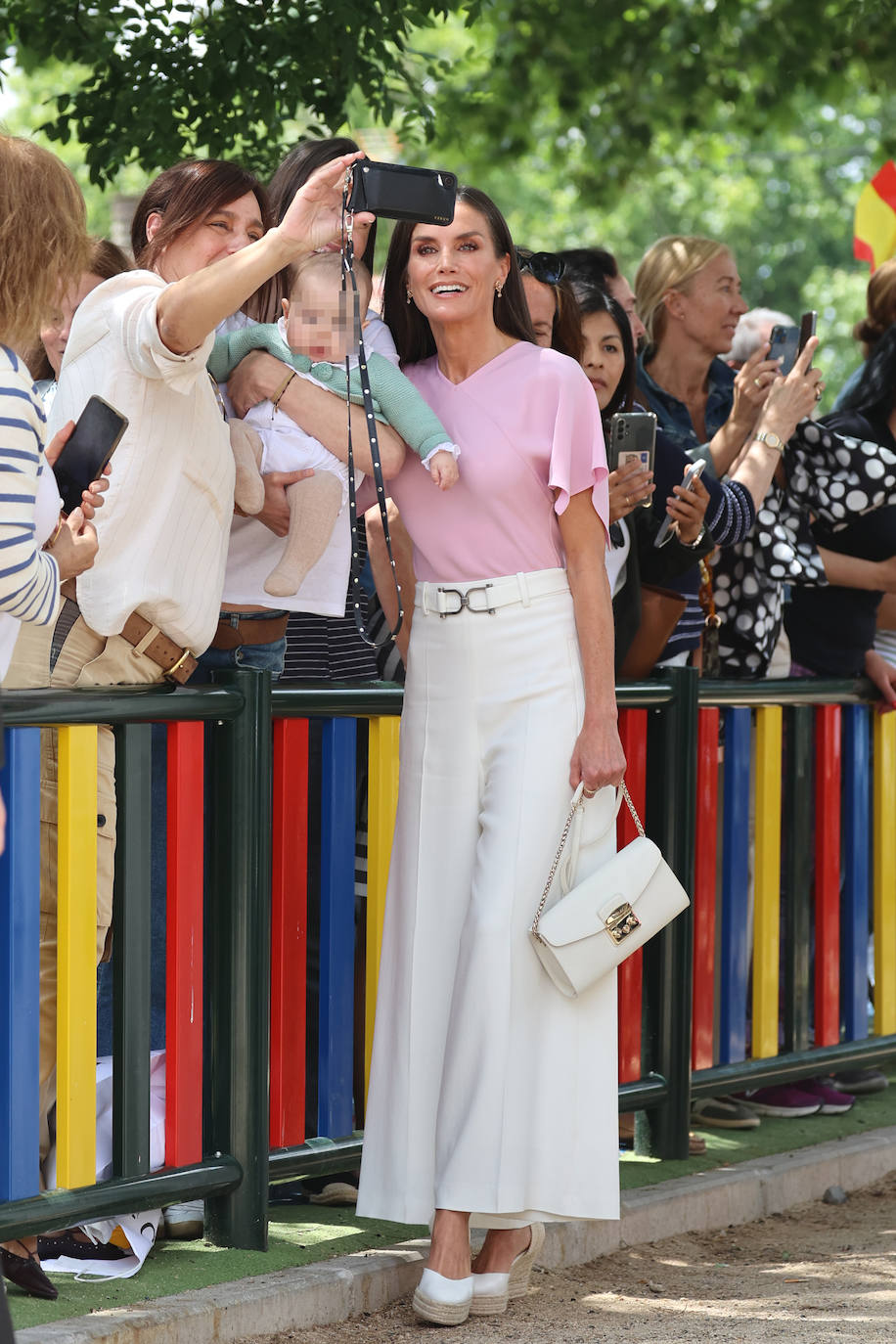 Armonía de color en la confirmación de la infanta Sofía