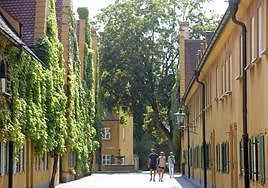 Visitantes en Fuggerei.