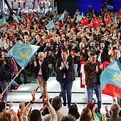 Sánchez llama en Asturias al voto socialista «ante una amenaza real de involución»