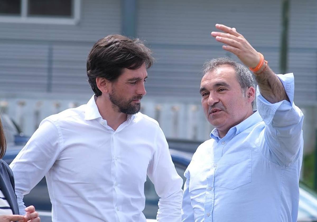 Adrián Vázquez, secretario general de Cs, y el candidato autonómico de Asturias, Manuel Iñarra.