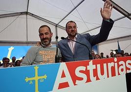 El candidato a la reelección, Adrián Barbón, junto a Ángel García 'Cepi.