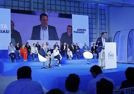 Adrián Pumares interviene en el acto de cierre de campaña de Foro, en Laboral.
