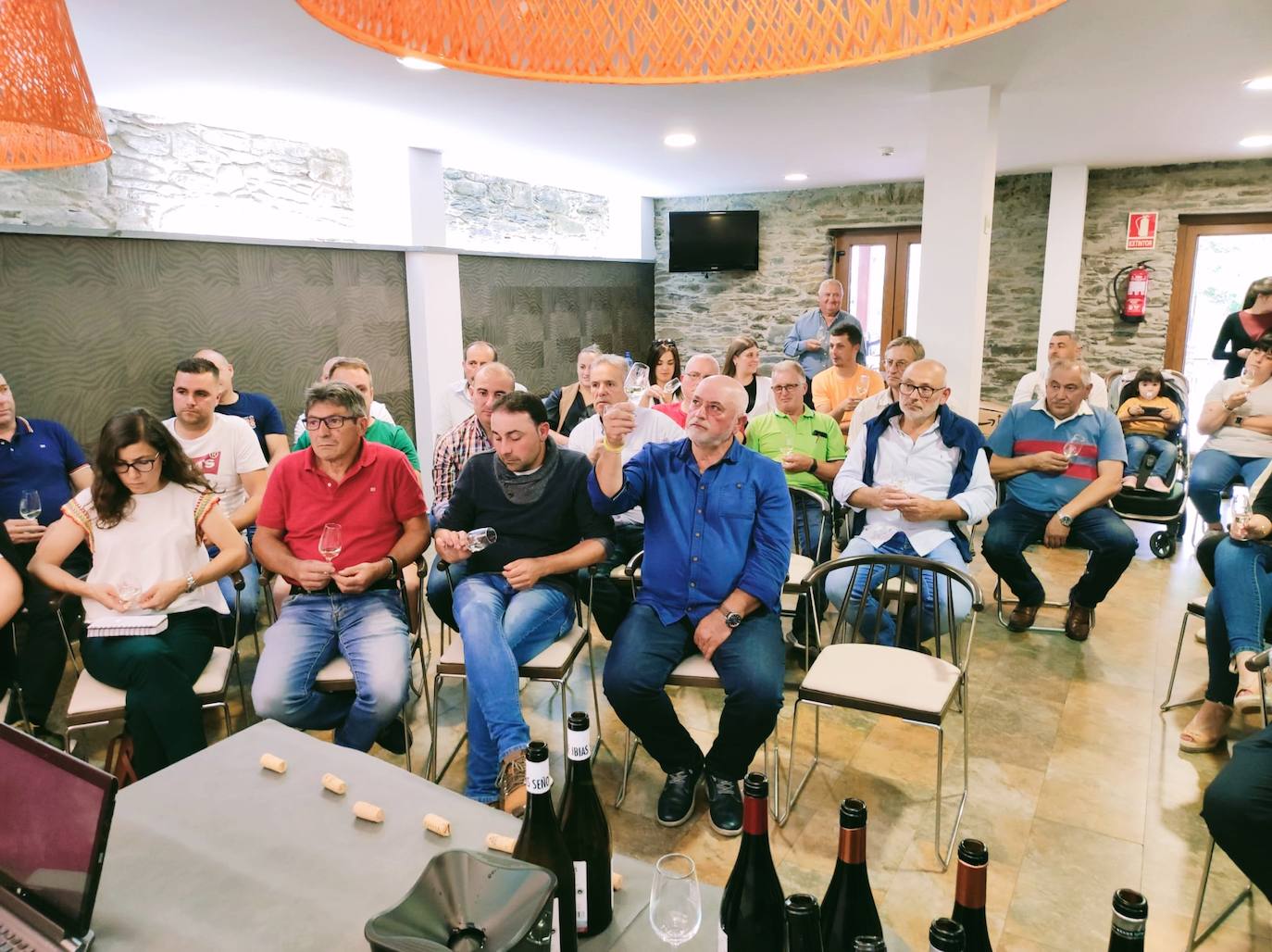 El blanco verdín, protagonista en la Fiesta del Vino de Ibias