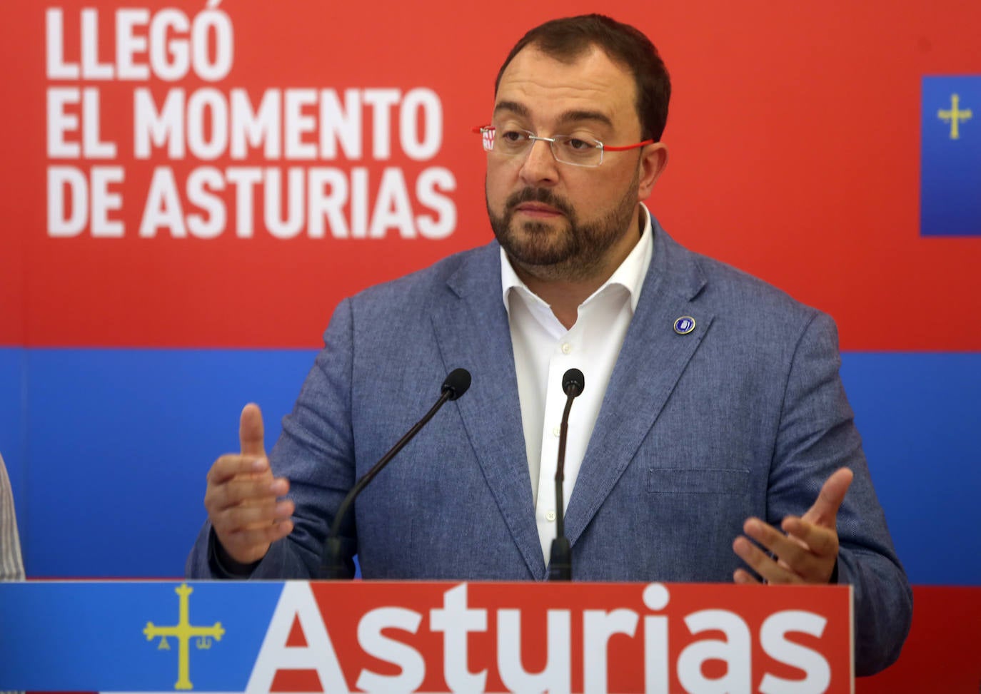 Adrián Barbón, durante su comparecendia, esta tarde, en Oviedo, tras presidir la ejecutiva de la FSA