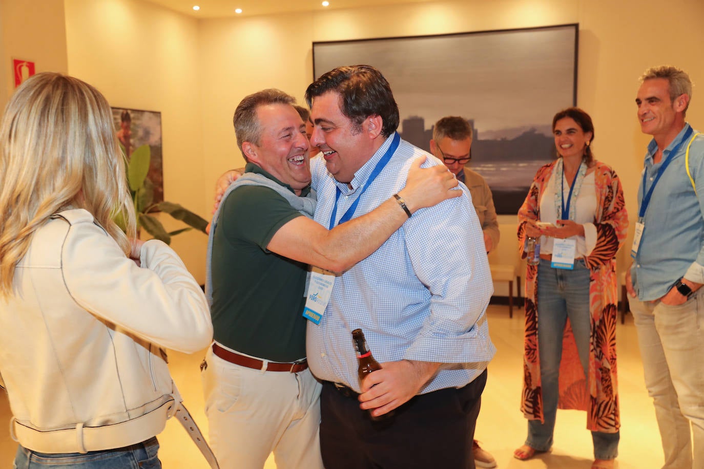 Así celebra Foro el resultado de las elecciones en Gijón