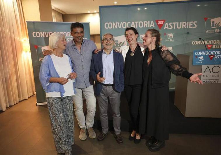 Concha Masa, Iván Álvarez, Gaspar Llamazares, Cristina Pontón y Antona Luengo. Pablo Nost