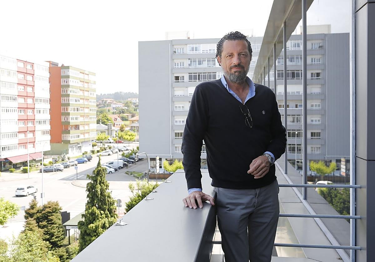 Eloy Alonso, ayer en la terraza del Ayuntamiento, después de su triunfo este domingo