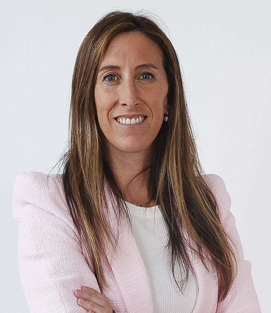 Tras un largo y duro proceso de elección de candidato para la Alcaldía, Diego Canga y Álvaro Queipo confiaron en la medallista olímpica para liderar la candidatura. Pumariega, de 39 años, consiguió el domingo el mejor resultado del PP desde 2011. Liderará durante los próximos cuatro años un grupo municipal de cinco concejales que tiene la llave para que Moriyón consiga la Alcaldía.
