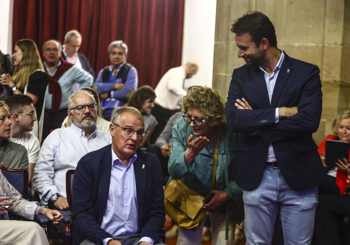 Álvaro Queipo y Diego Canga, durante la celebración de los resultados electorales cosechados el pasado 28 de mayo.