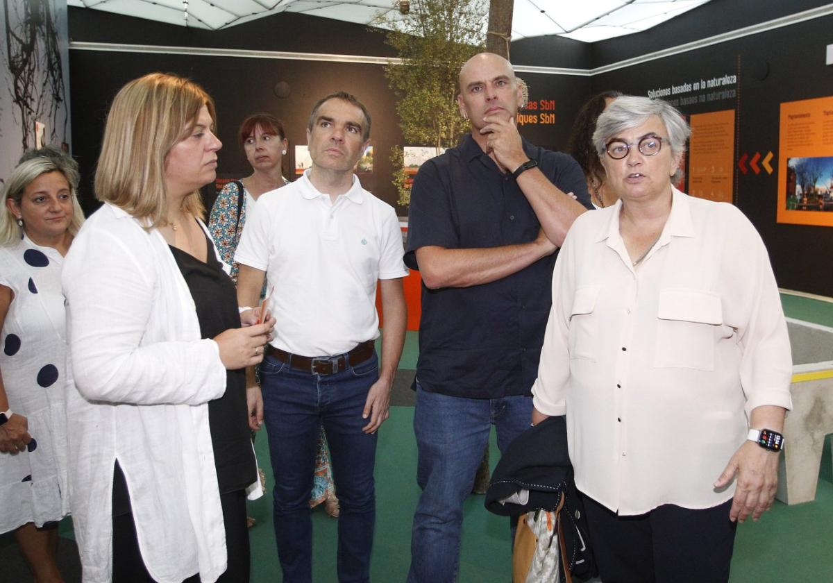 Gimena Llamedo con Monchu García y Ana González durante la pasada Feria de Muestras.