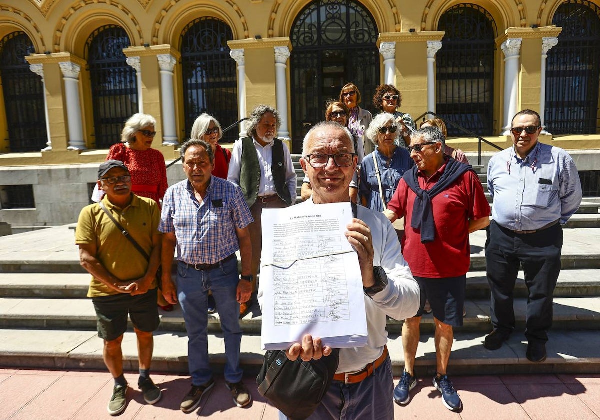 Vecinos de San Lázaro recogen 5.000 firmas contra el derribo de La Malatería