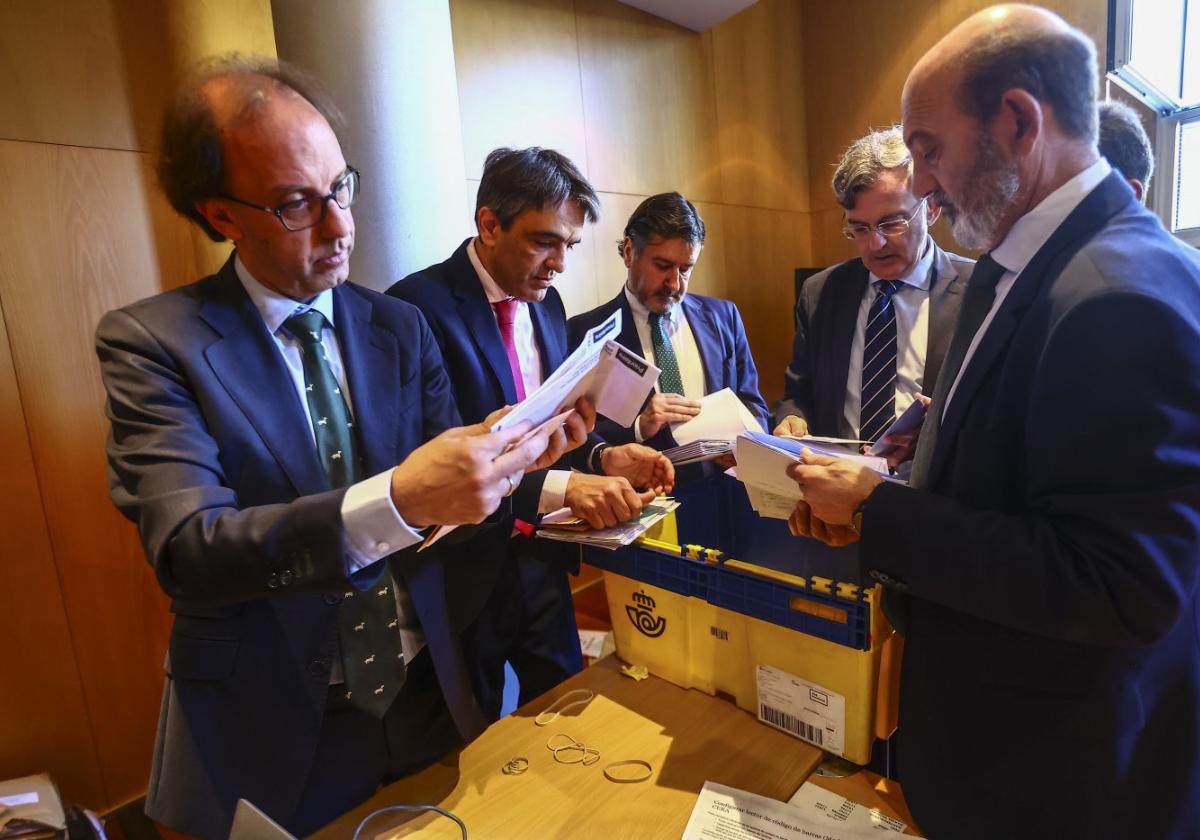 La caja que apareció con 540 votos nuevos a mitad del recuento