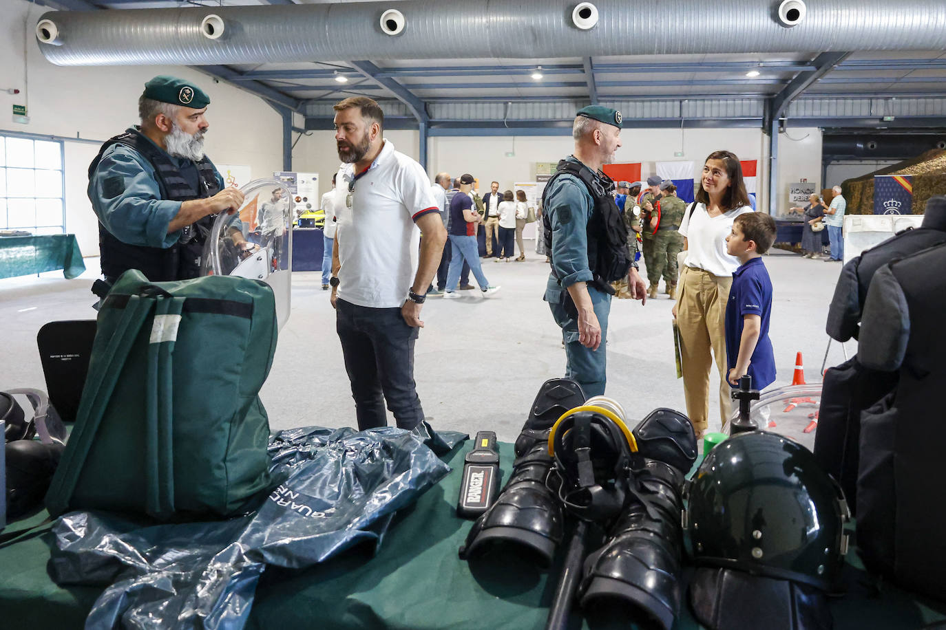 Las Fuerzas Armadas se despliegan en el recinto ferial de Gijón