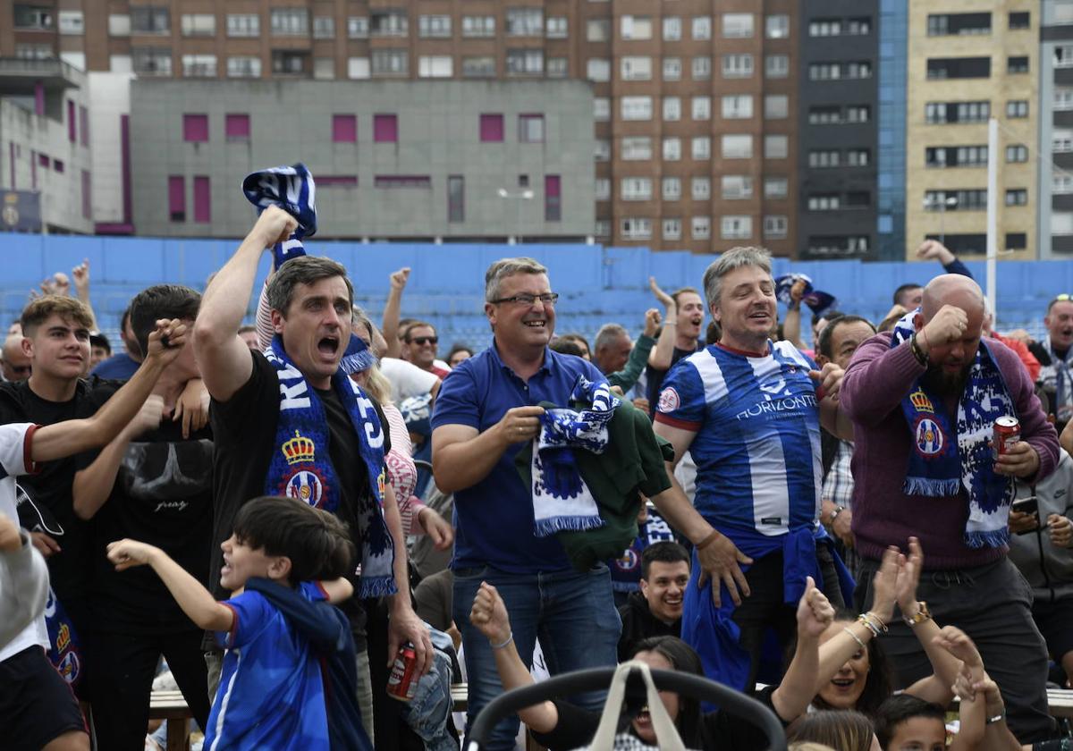 Así vivió la afición del Real Avilés el partido desde el Suárez Puerta