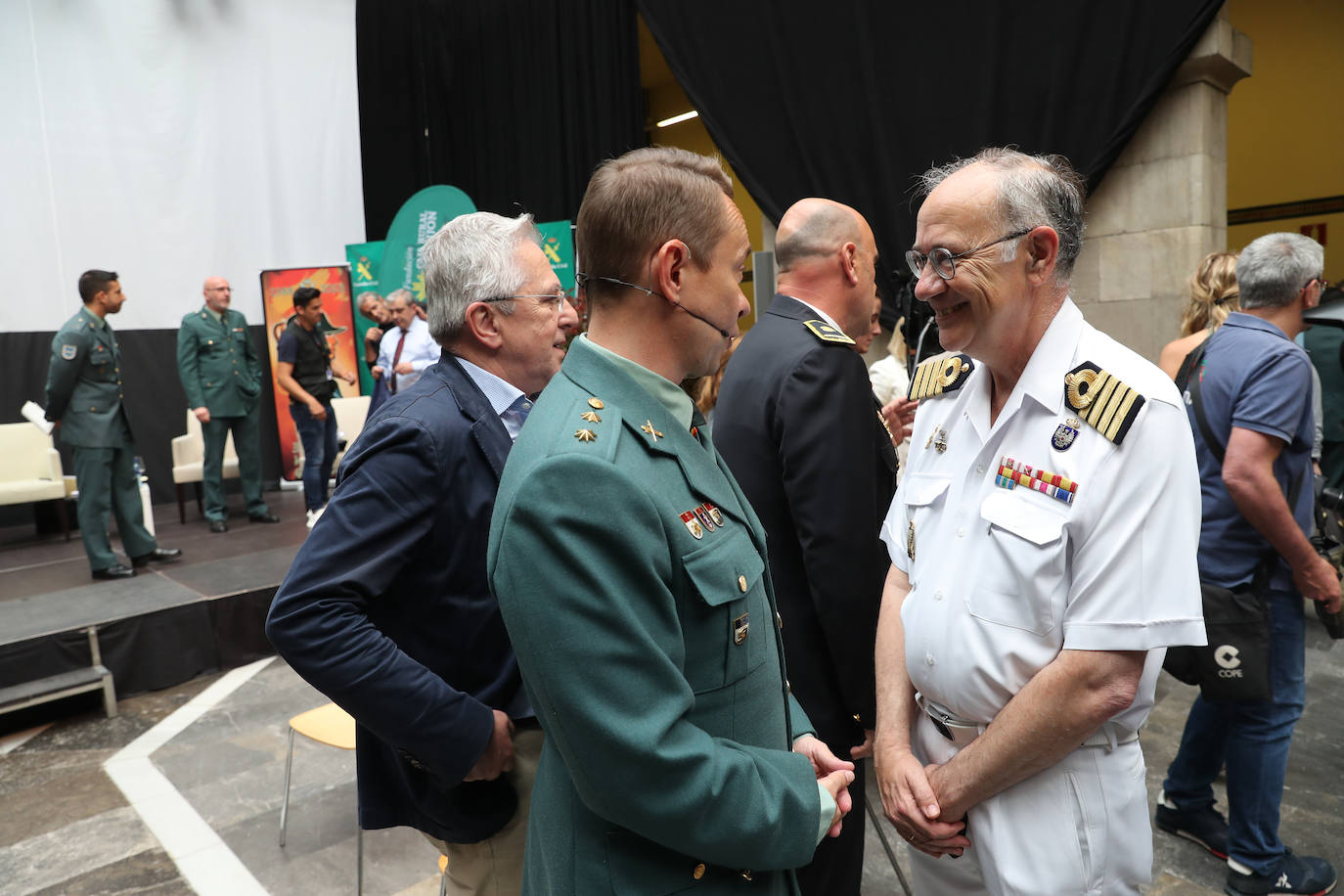 Un libro para recoger la historia de la Comandancia de la Guardia Civil de Gijón