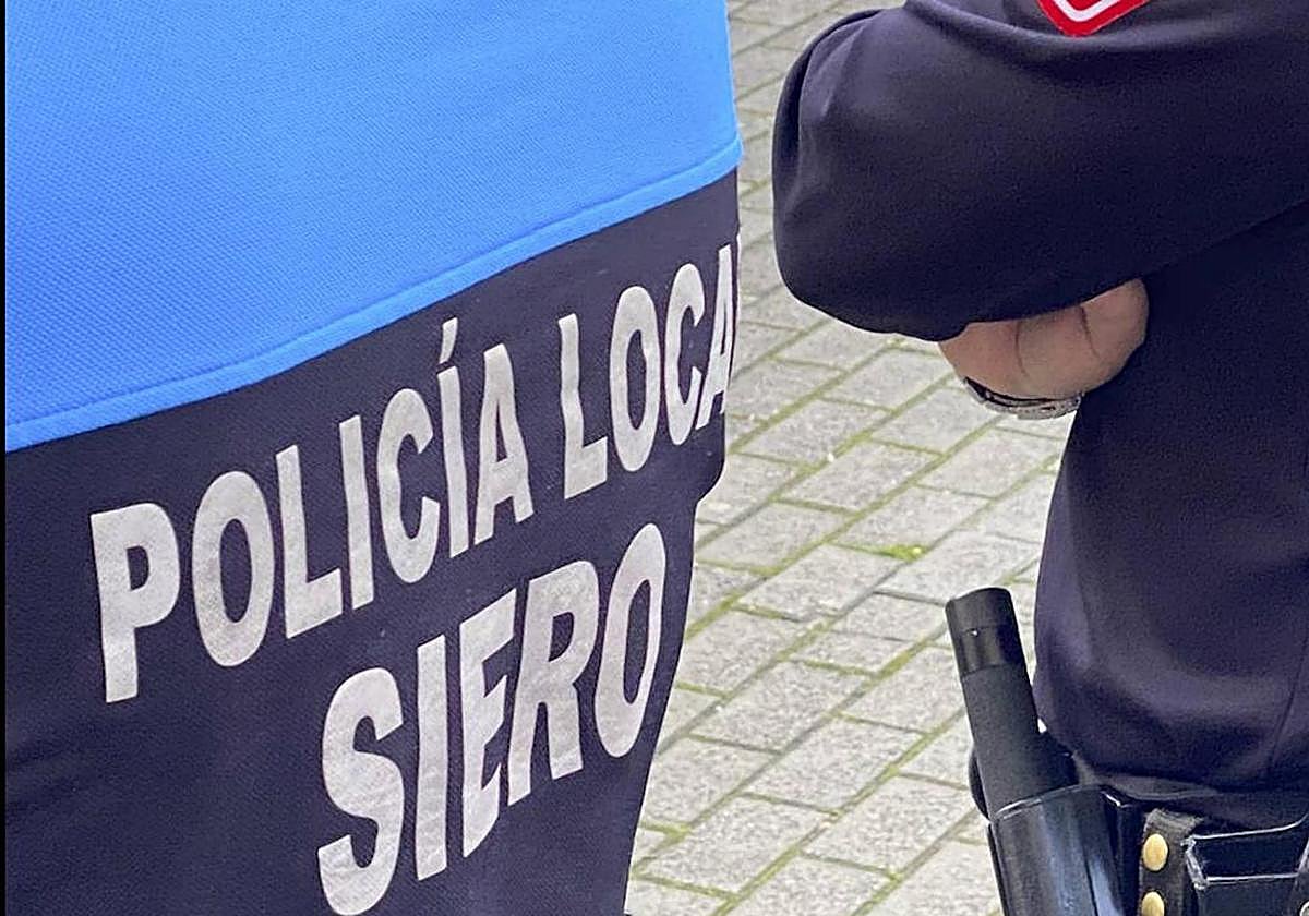 Detienen a dos hombres por forzar una máquina tragaperras en un bar de Lugones