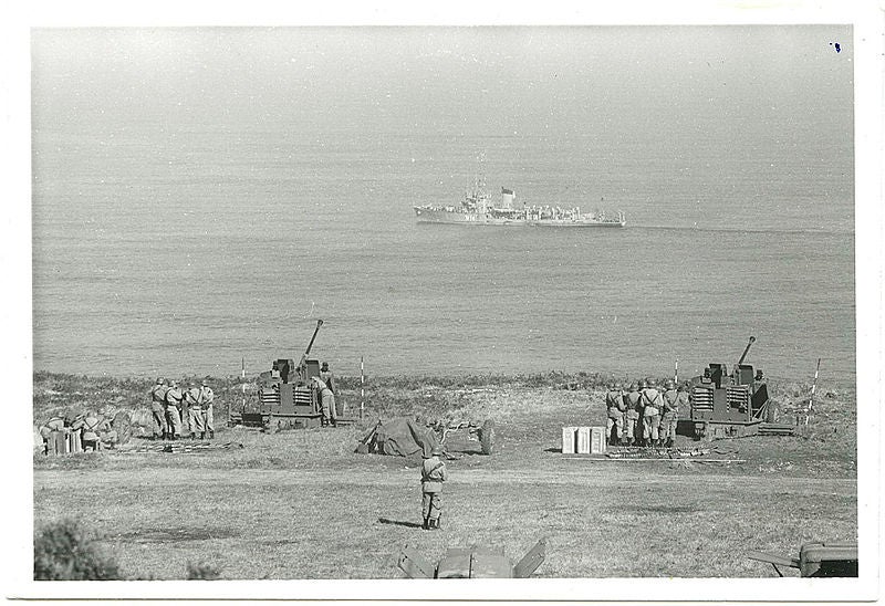 Ejercicios de artillería en la Providencia, con cañones antiaéreos modelo Bofors de 40/70, el 1 de septiembre de 1973.