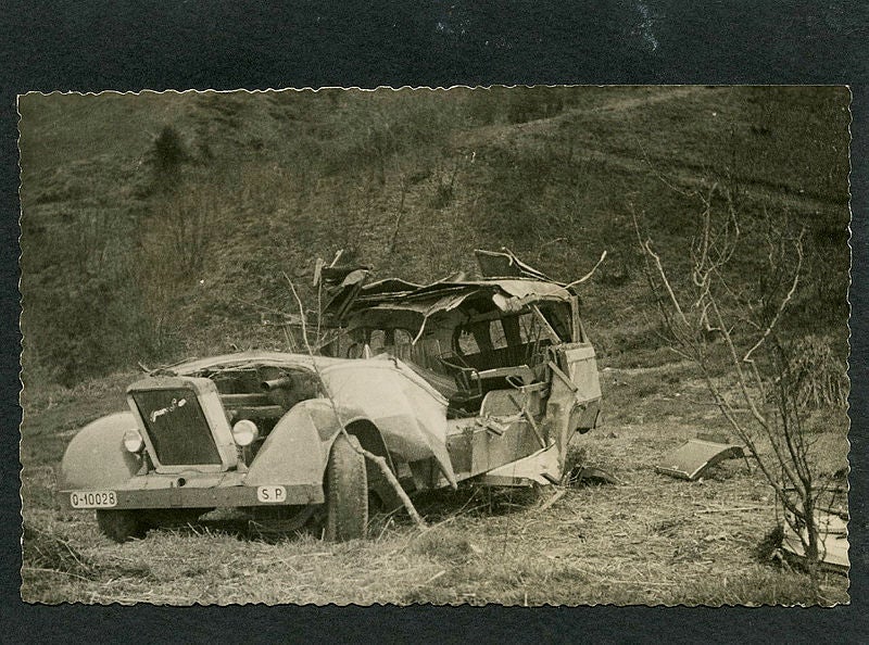 Accidente del coche de la línea Sama-Gijón en el Alto de la Madera, el 10 de febrero de 1952.