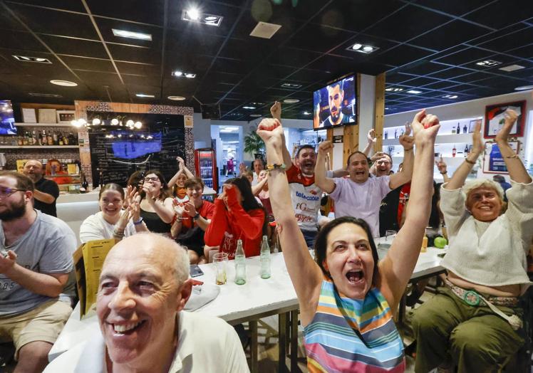 El ambiente en Gijón durante el partido del Telecable